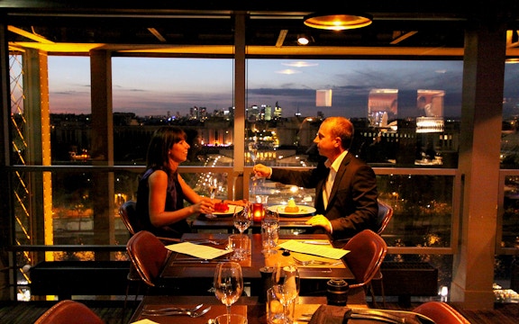 eiffel tower restaurants