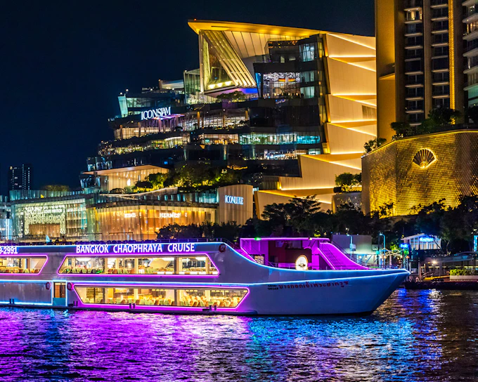 The Newest Luxury 5-Star Chao Phraya Dinner Cruise