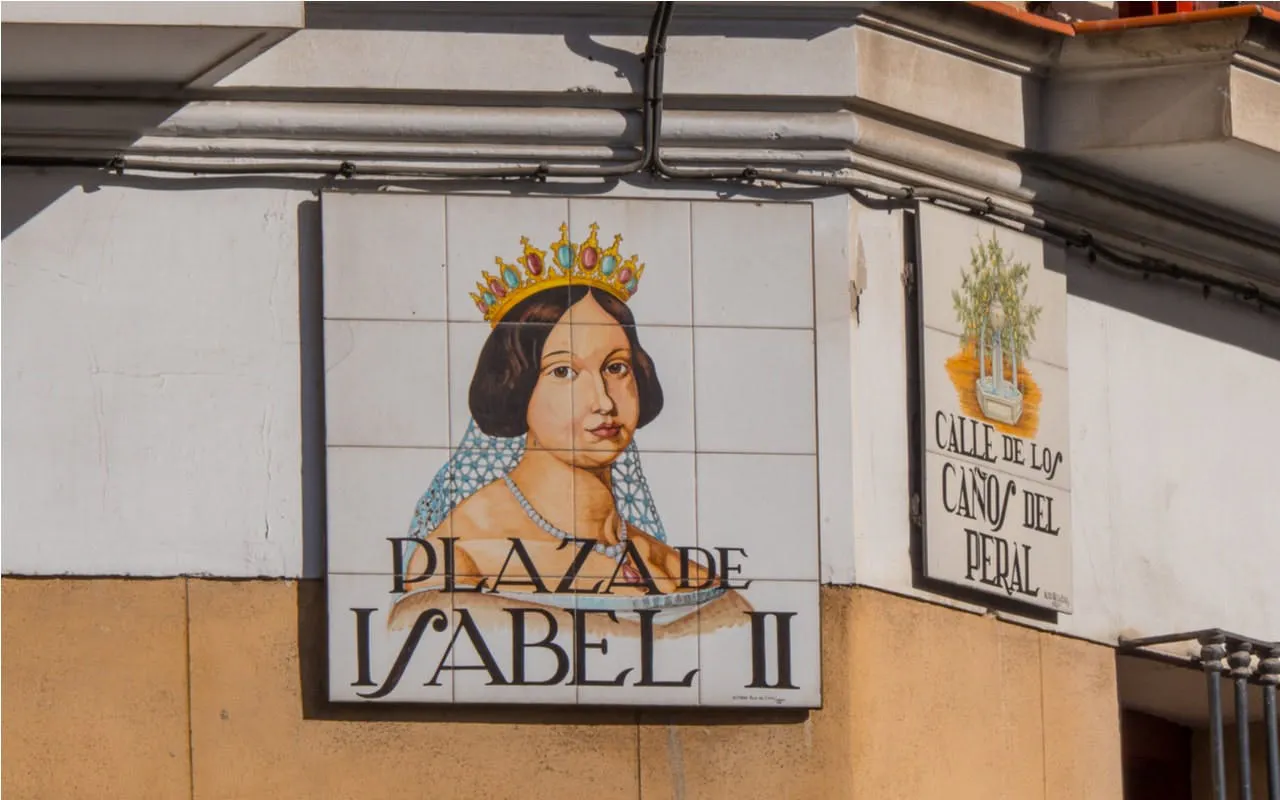 Escape the Inquisition in Madrid: Self-Guided City Exploration Game