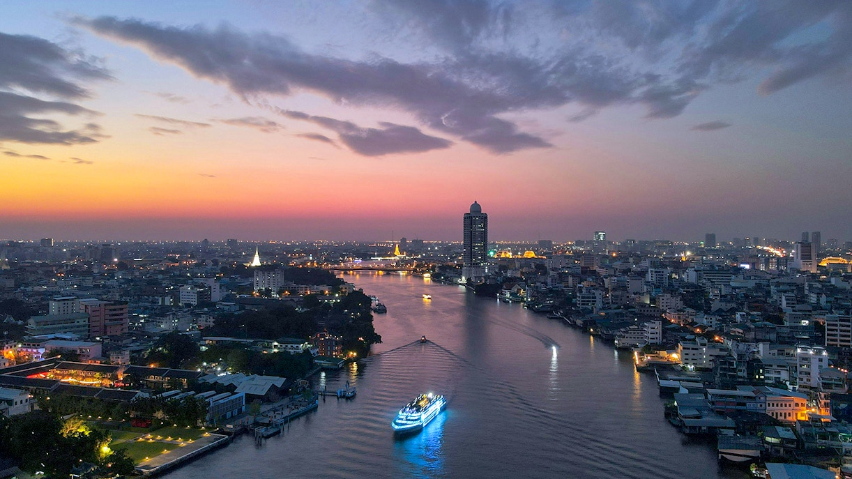 Best time to go on a dinner cruise - Chao Phraya River Bangkok Dinner Cruise