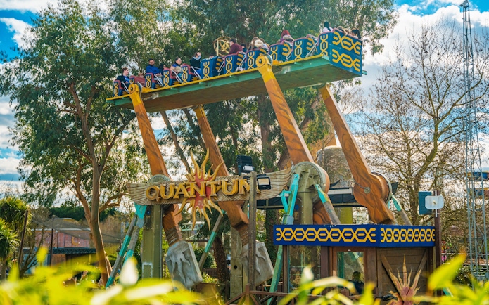 Quantum ride at Thorpe Park with passengers on a swinging platform.