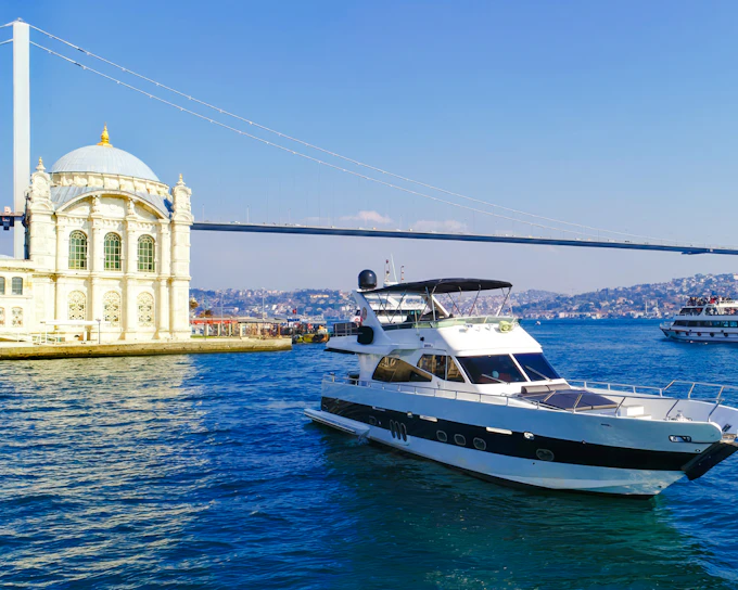 Bosphorus Yacht Sightseeing Cruise with Soft Drinks & Snacks