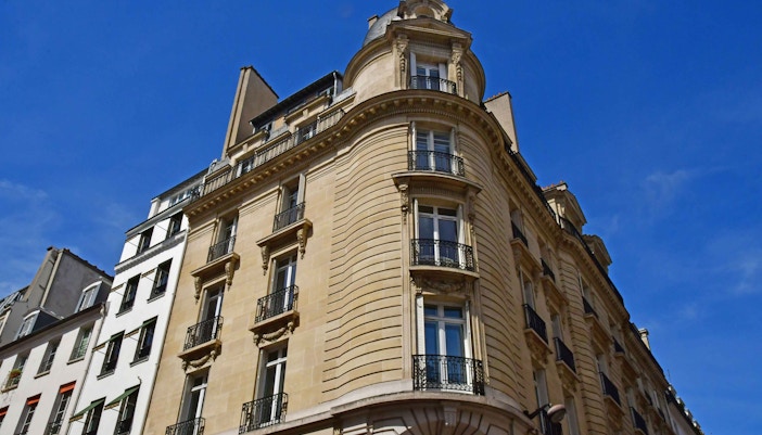Shopping streets in paris