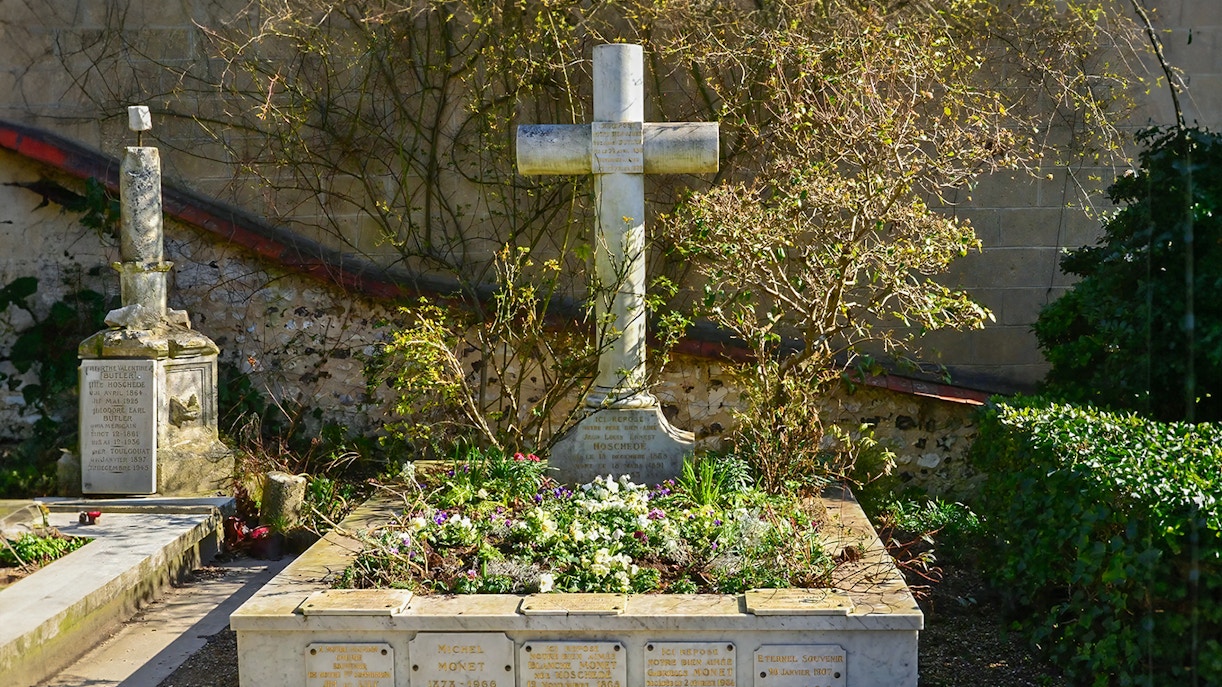 Monet’s Tomb hidden away in a little church’s graveyard