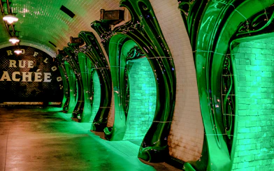 Green-tiled corridor at Harry Potter and the Battle at the Ministry, Epic Universe, Universal Orlando.
