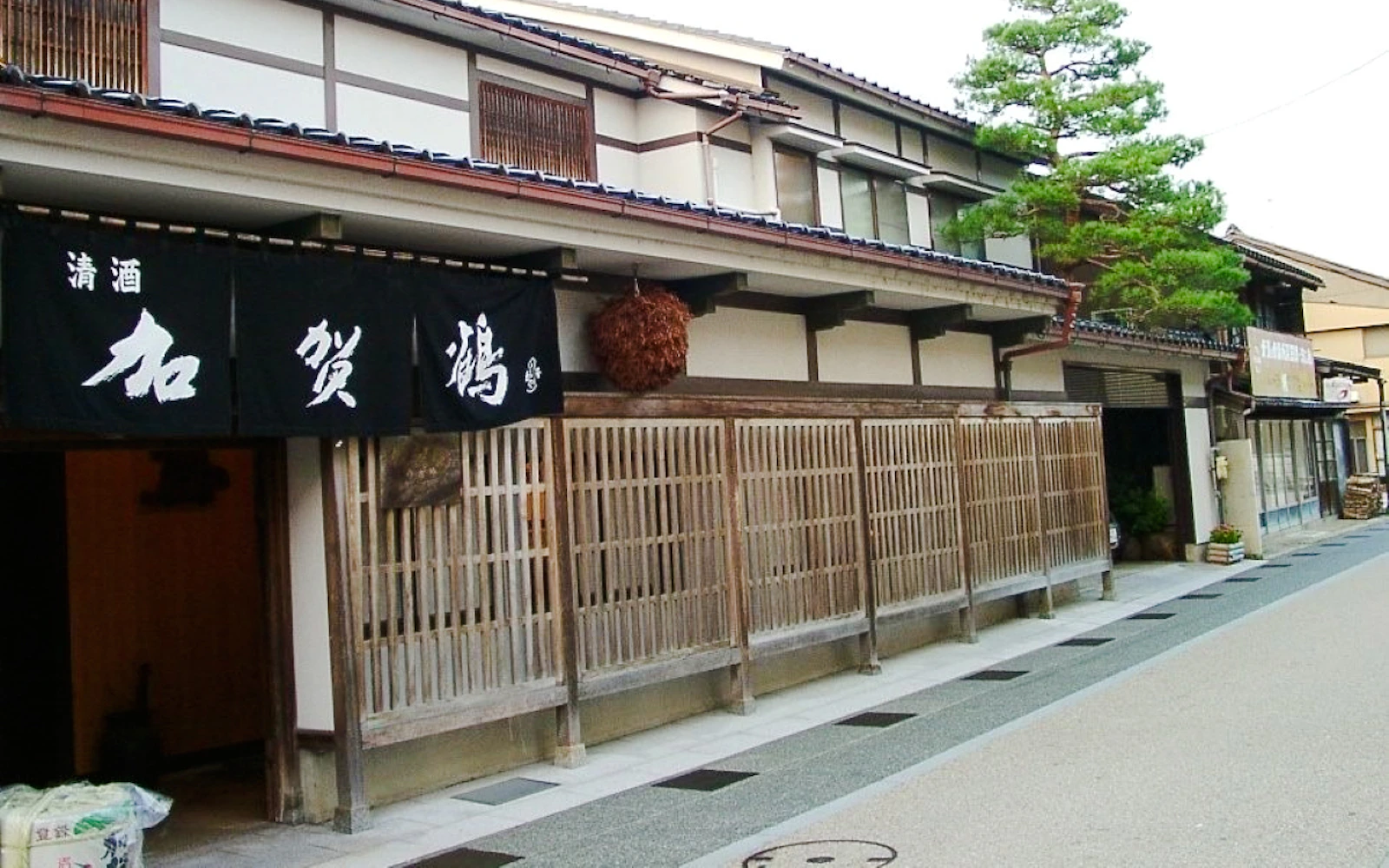 Kanazawa: Yachiya Shuzo Brewery Tour with Sake Tasting