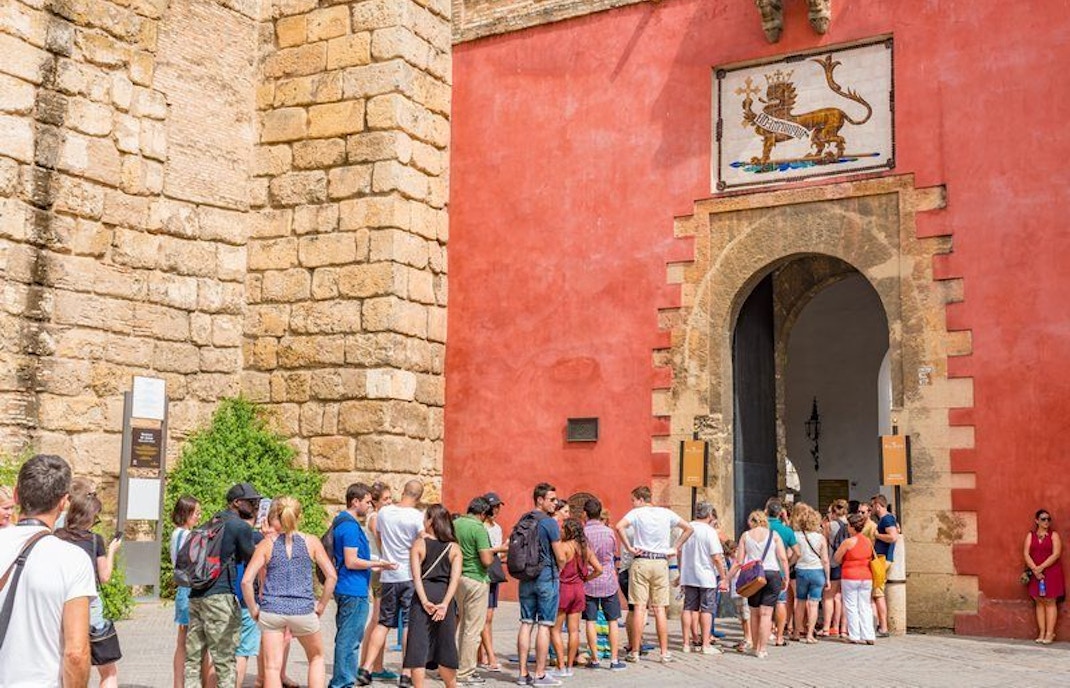 Alcazar Lion Gate line