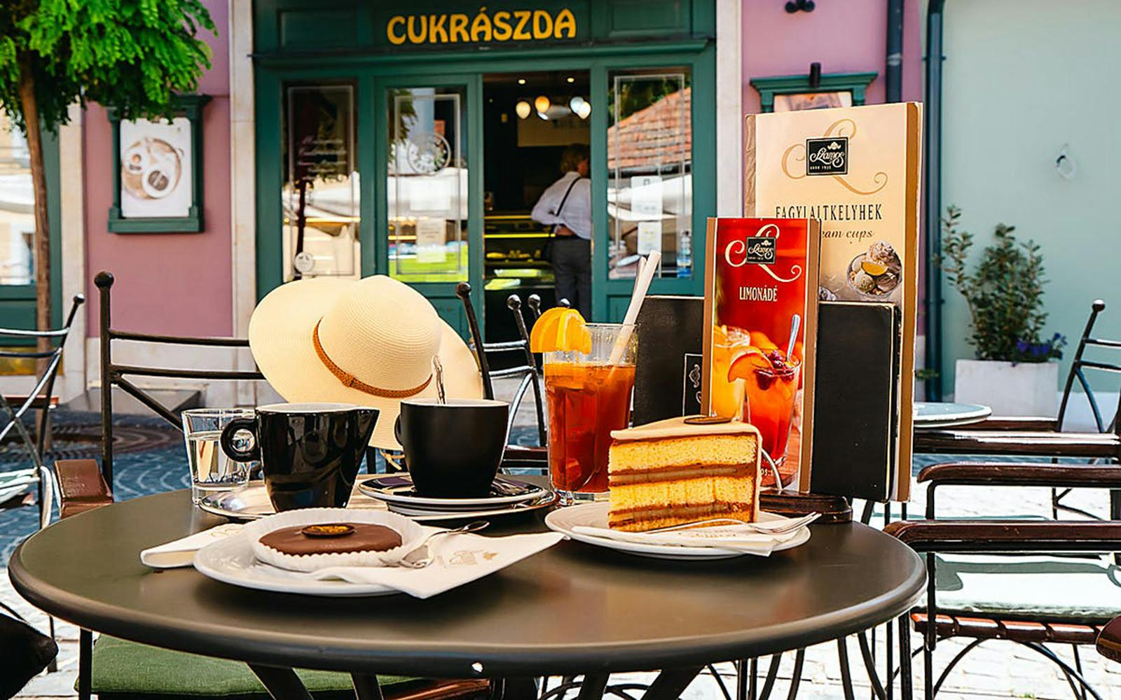Refreshments on a table at a Szentendre café during the cruise with guided city tour and lunch.