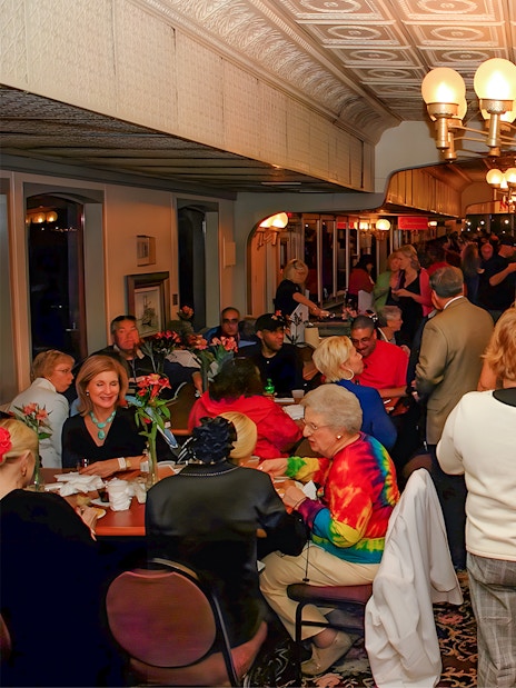 Guests dining in the Steamboat Natchez dining room, New Orleans.