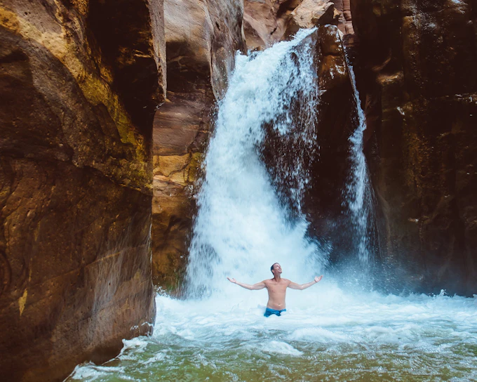 From Amman: Wadi Mujib Siq Trail Hike to the Waterfall