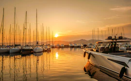 Den franske rivieraen ved solnedgang