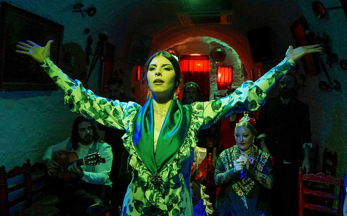 Flamenco dancer performing at Flamenco Cuevas Los Tarantos, Granada.