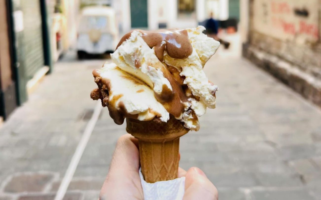 genoa food walking tour with 6 tastings and local wine guided by expert through historic city sights-1