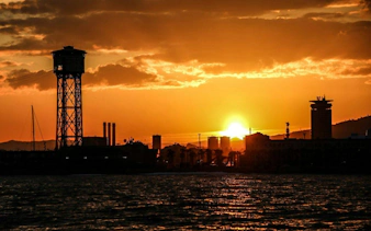 crucero al atardecer en velero en grupo pequeño con bebidas y tapas-5