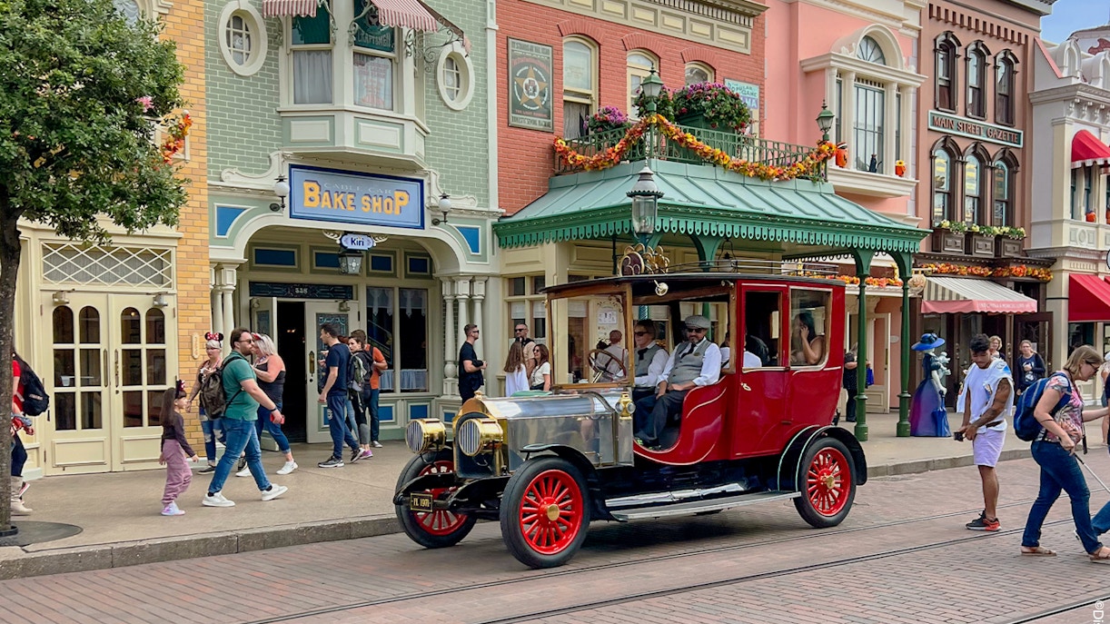 Main Street Vehicle in front of Bake Shop at Main Street USA, Disneyland Paris.