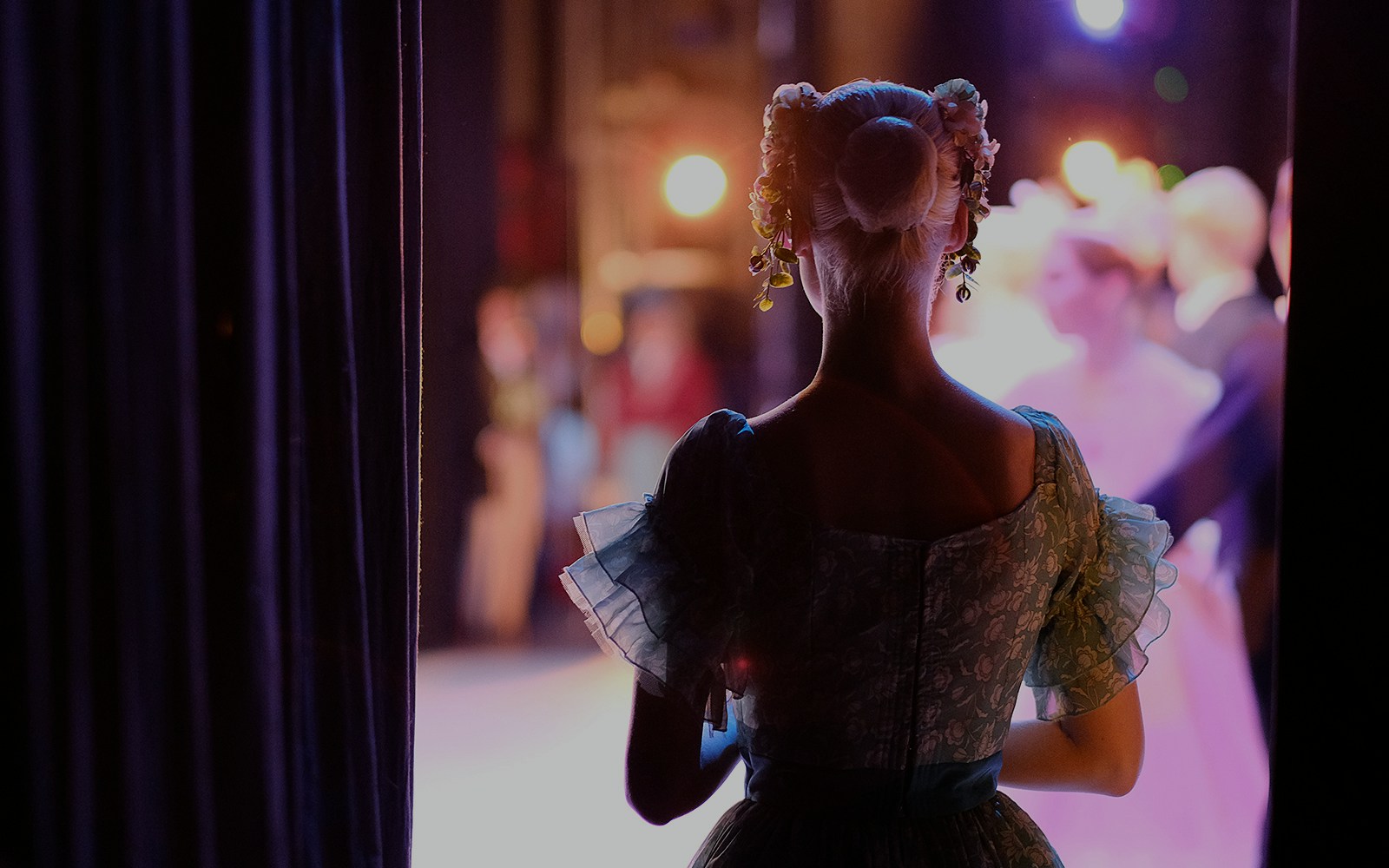 Performers backstage at Lido 2 Paris