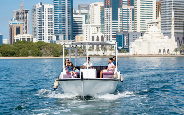 Sharjah Boat Tour with Al Noor Island Access