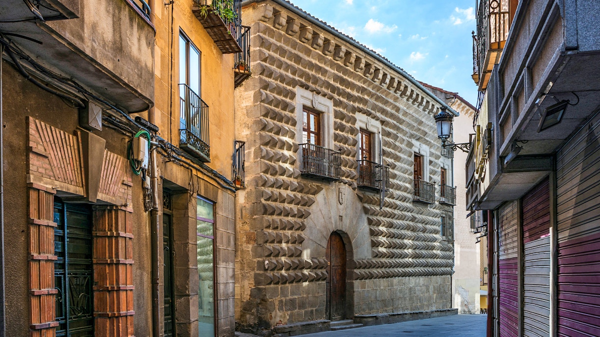 Casa de los Picos in Segovia with diamond-cut granite facade.