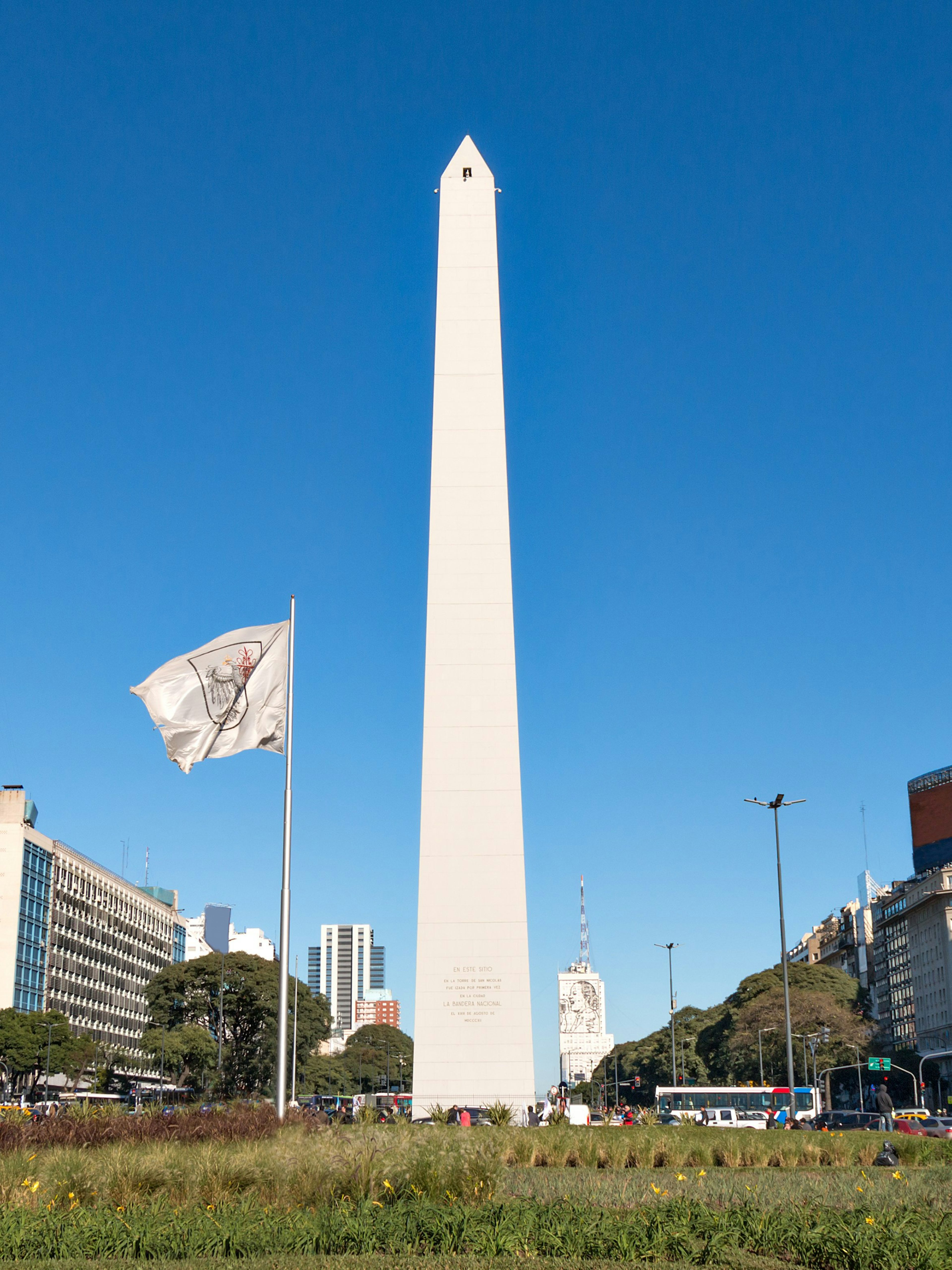 Obelisco in Buenos Aires, Argentina, surrounded by city buildings and traffic.