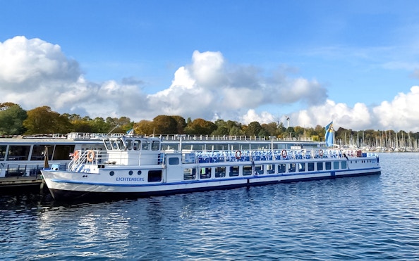 Cruise ship docked at Berlin's Wannsee for Seven Lakes Tour.