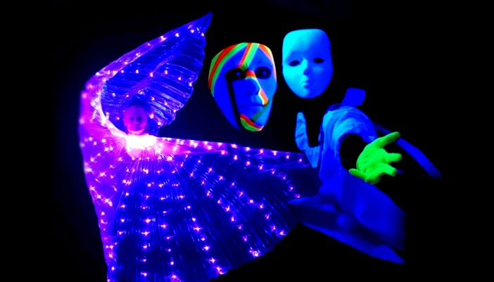 Black Light Theatre, Prague