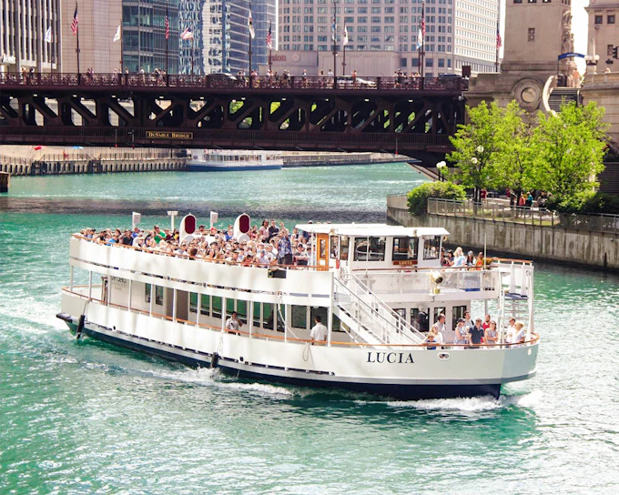 90-min Chicago River Architecture Cruise by Wendella