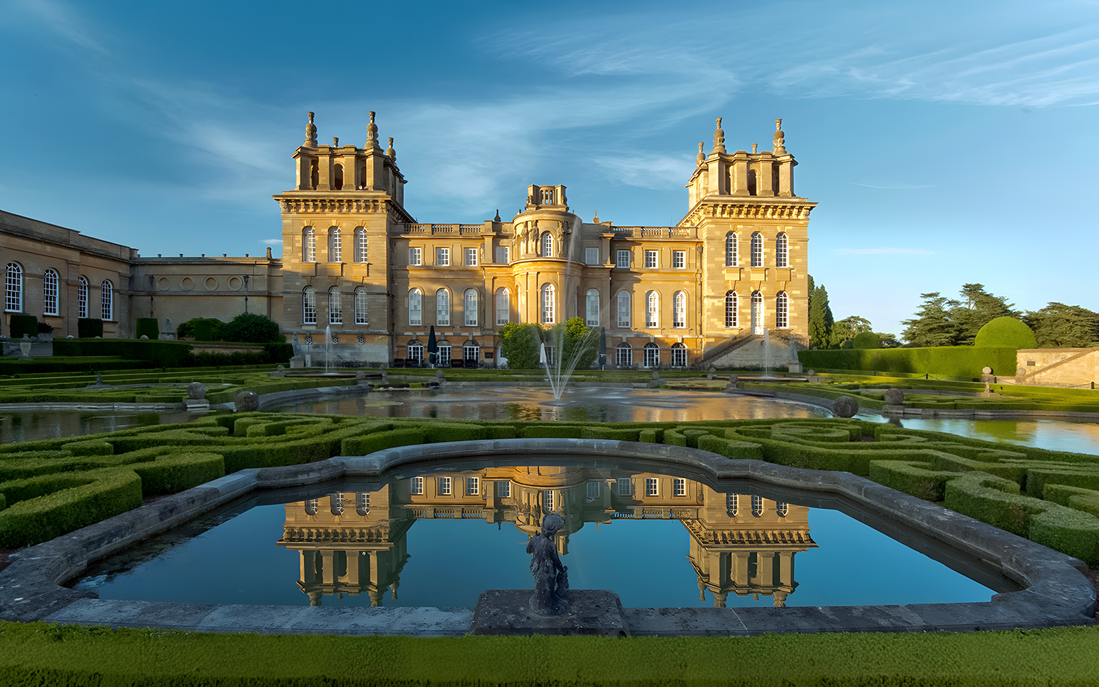 From London: Blenheim Palace, Downton Abbey Village and Cotswolds Day Trip