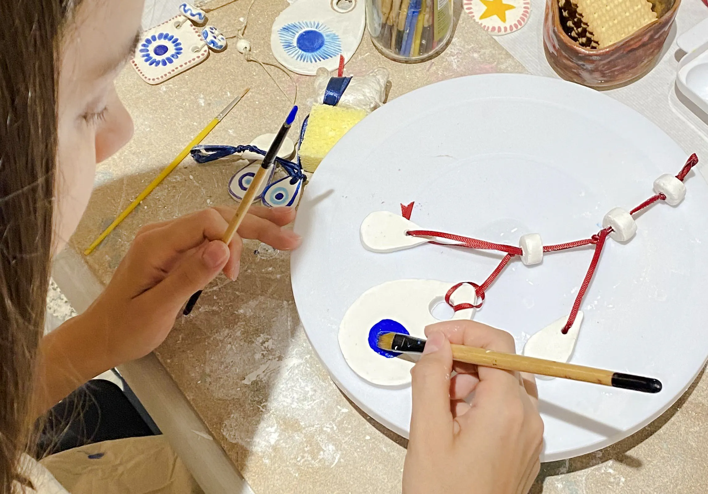 laboratorio di creazione di ciondoli contro il malocchio ad atene-5