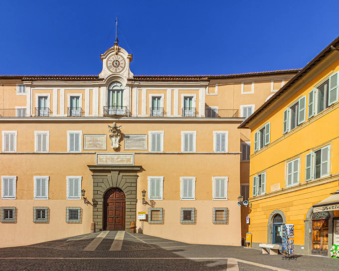 Castel Gandolfo Full Experience with Eco-Minibus Tour of Pontifical Gardens