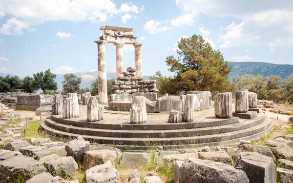 Delphi Guided Small Group Day Tour from Athens