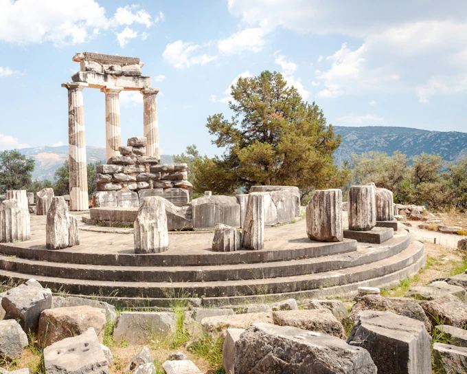 Delphi Guided Small Group Day Tour from Athens