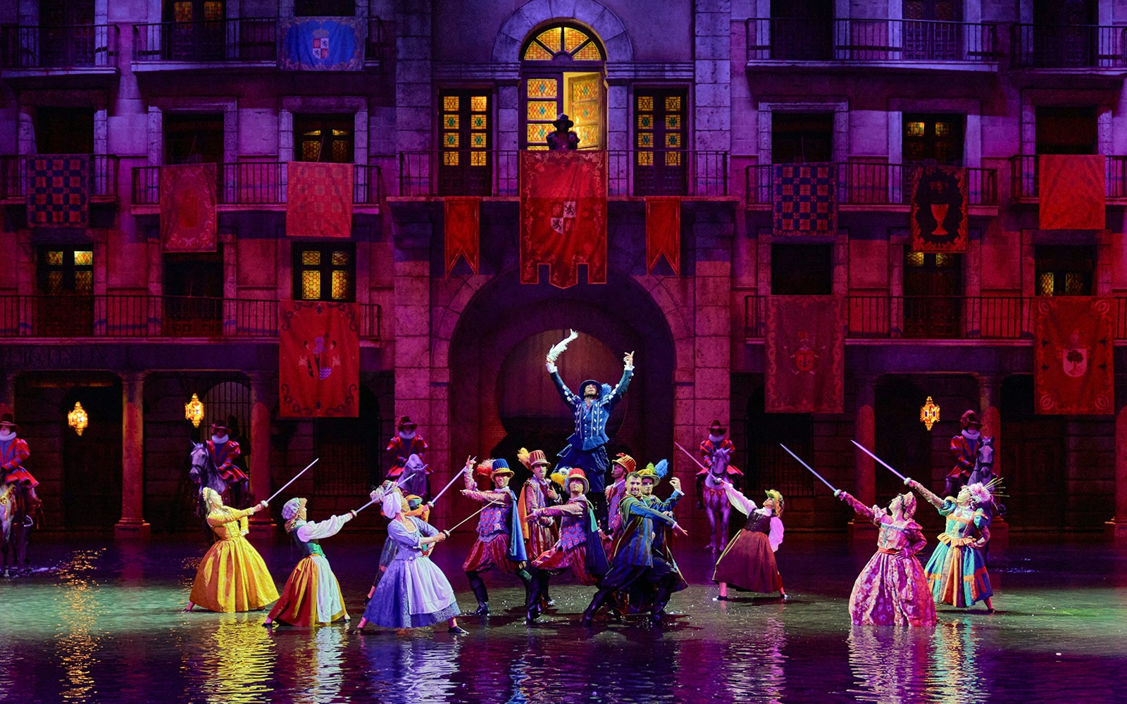 Puy du Fou España show "A Pluma y Espada" with actors in period costumes.