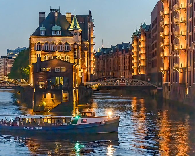 1.5-Hour Grand Harbor Evening Lights Cruise