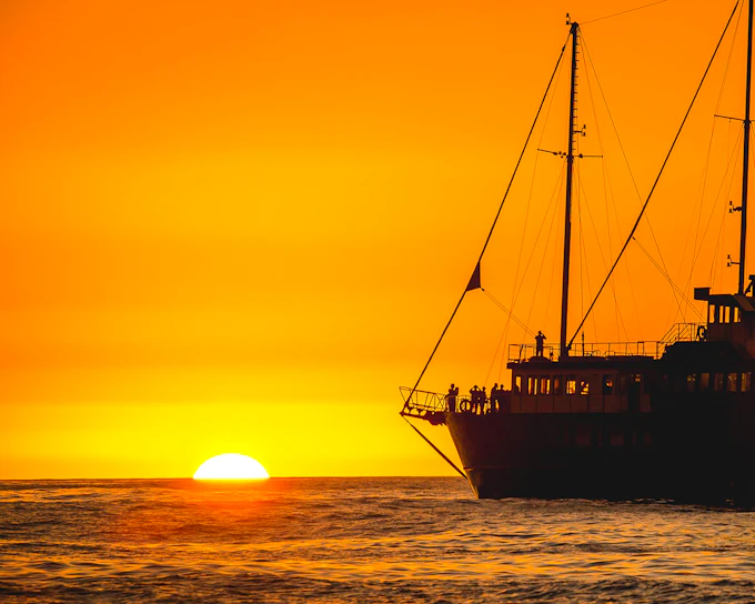 Overnight Milford Sound Cruise with Dinner & Activities
