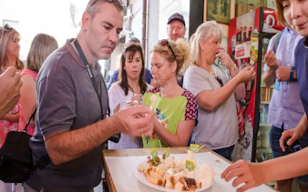visite culinaire à pied en soirée à catane, avec visite du marché aux poissons-3