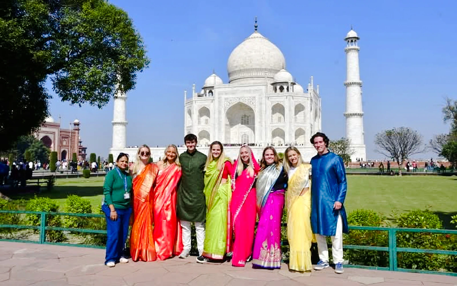 Taj Mahal and Agra Fort Private Guided Car Tour with Hotel Pickup in Agra