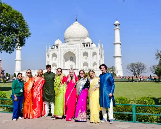 Full Day Private Taj Mahal , Agra Fort Tour by Superfast Train from Delhi