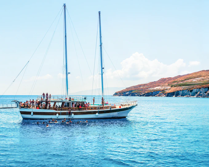 Athens: Full-Day Island Hopping Cruise Tickets with Lunch & Swimming