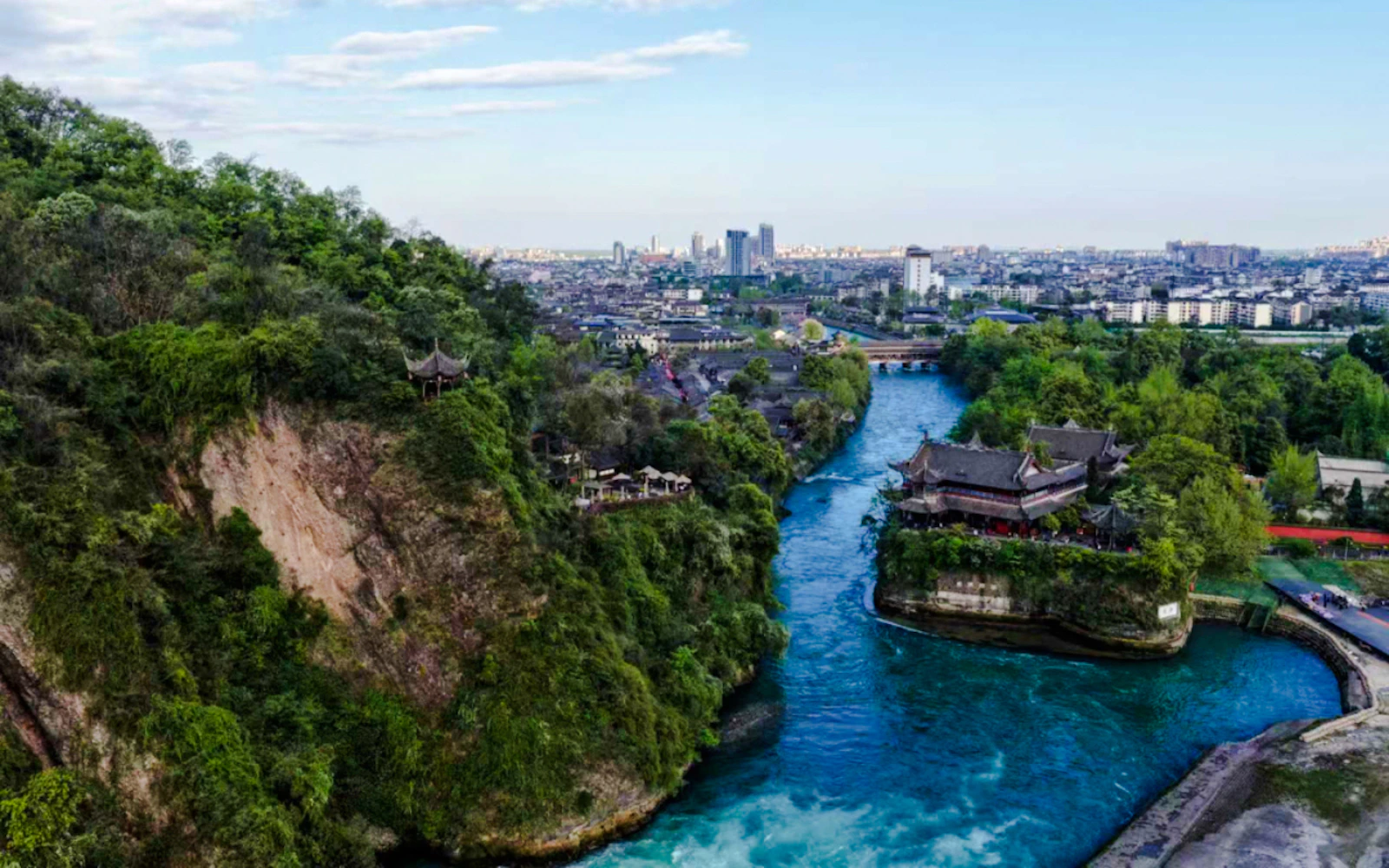 From Chengdu: Dujiangyan Water System and Mt Qingcheng Tour Image 2