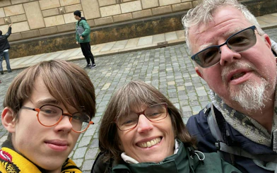 Visitors enjoying a self-guided city exploration game in Dresden.