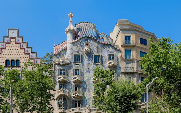 Casa Batlló facade in Barcelona with Gaudí's unique architectural design.