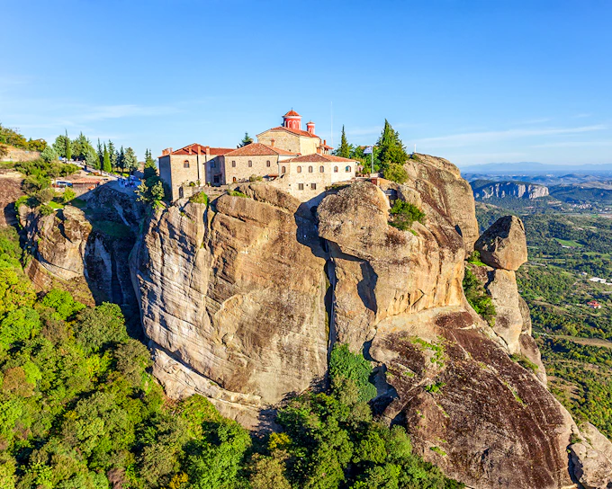 From Athens: Meteora Monasteries & Caves Full-Day Trip with Lunch