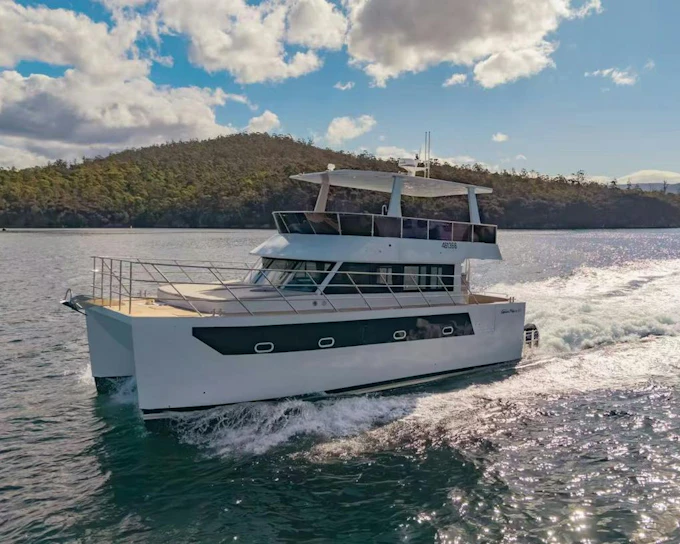 Hobart 3hrs Sightseeing and Fishing Cruise with Bait, Gear, and Fresh Fruit (Product 55315)
