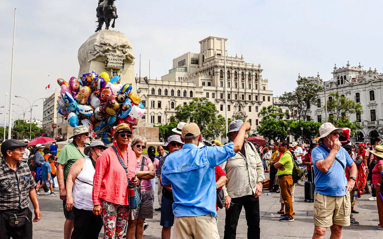 Lima All-Inclusive City Highlights Tour with Pickup Lunch and Entry Tickets