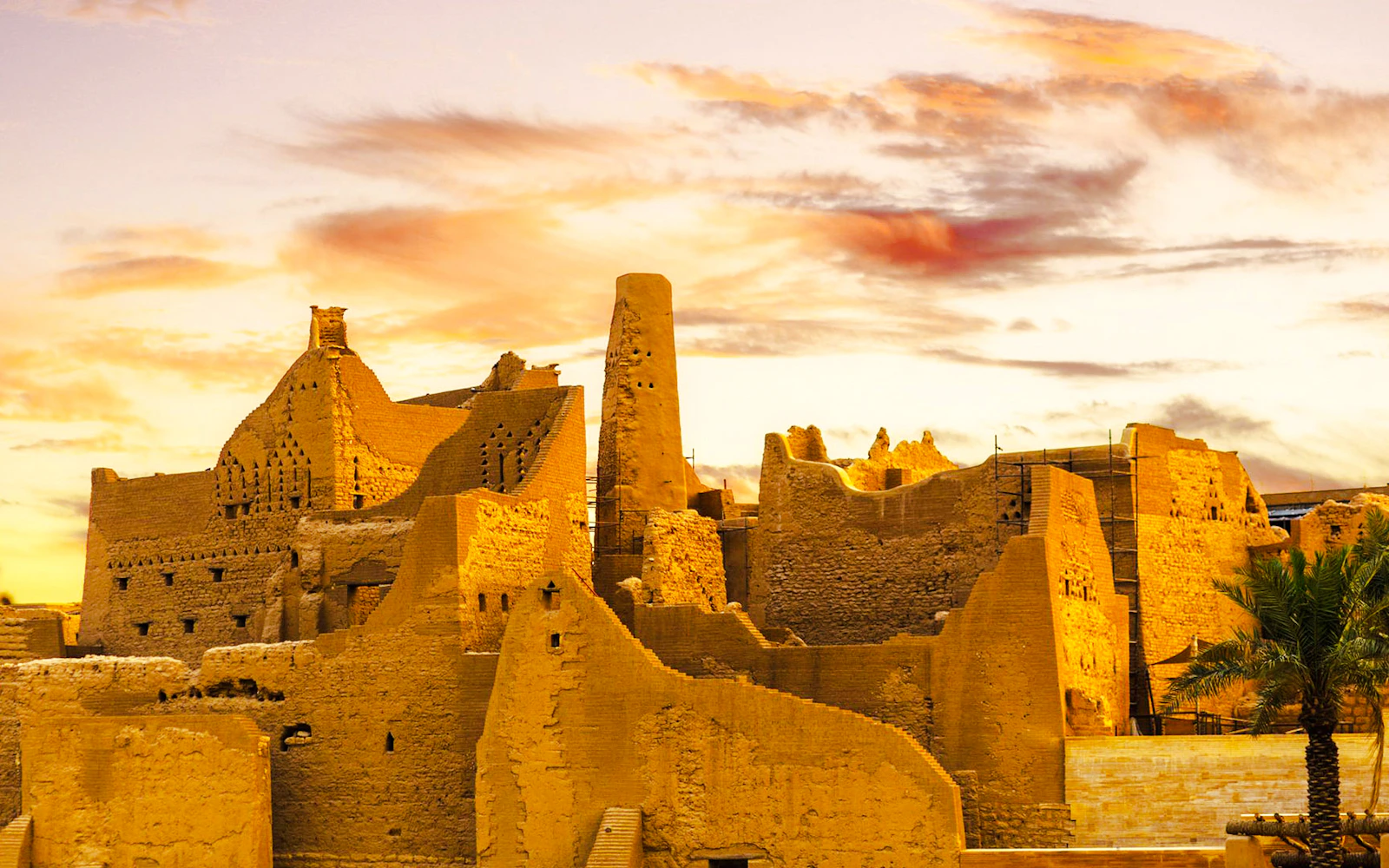 Riyadh City Landmarks Guided Tour with Transfers: Diriyah At-Turaif & VIA Riyadh Image 3