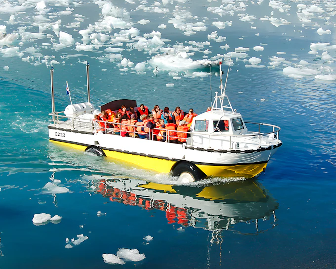 From Reykjavik: Jokulsarlon Glacier Lagoon Boat Ride & Diamond Beach Tour