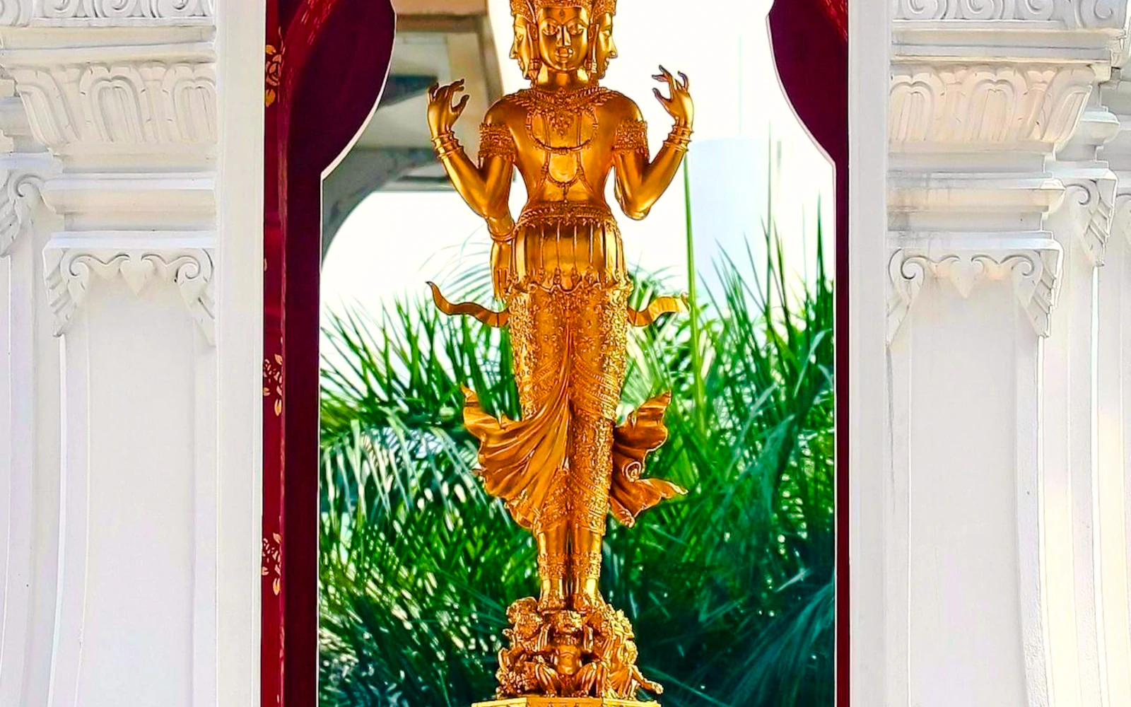Bangkok Small-Group Hindu Shrines Walking Tour Image 3
