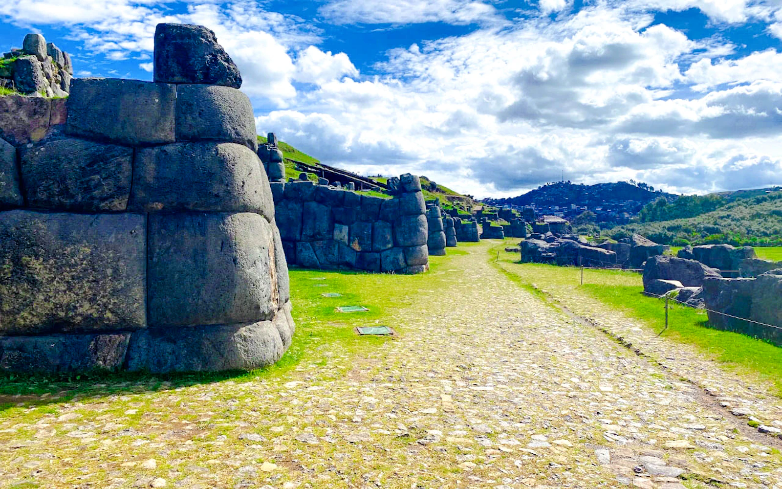 Cusco Guided City Tour with Sacsayhuaman and Q'enco Image 3
