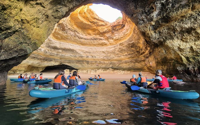 benagil : visite guidée en kayak à la découverte des grottes, des plages et des coins secrets-1