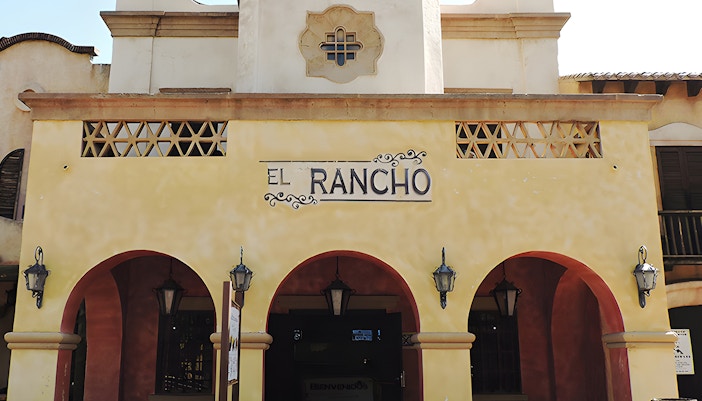 El Rancho restaurant entrance at Parque Warner Madrid.